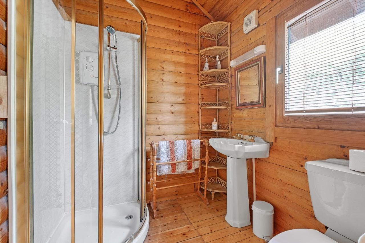 Finest Retreats - The Logs Villa Fort William Exterior photo
