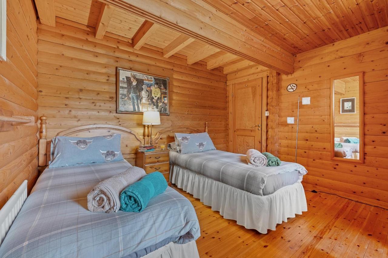 Finest Retreats - The Logs Villa Fort William Exterior photo