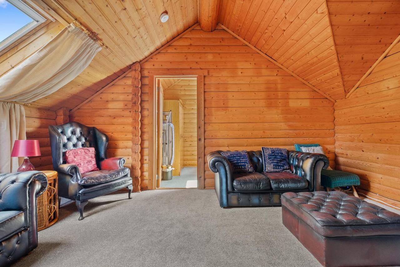 Finest Retreats - The Logs Villa Fort William Exterior photo