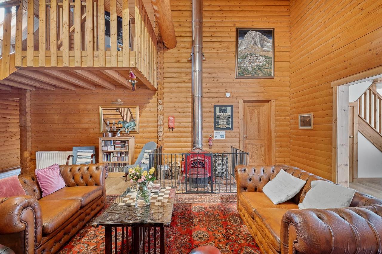 Finest Retreats - The Logs Villa Fort William Exterior photo