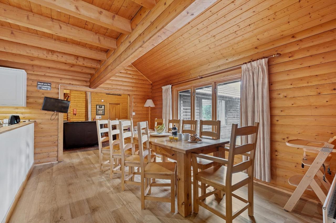 Finest Retreats - The Logs Villa Fort William Exterior photo