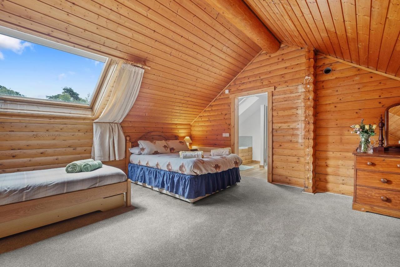 Finest Retreats - The Logs Villa Fort William Exterior photo