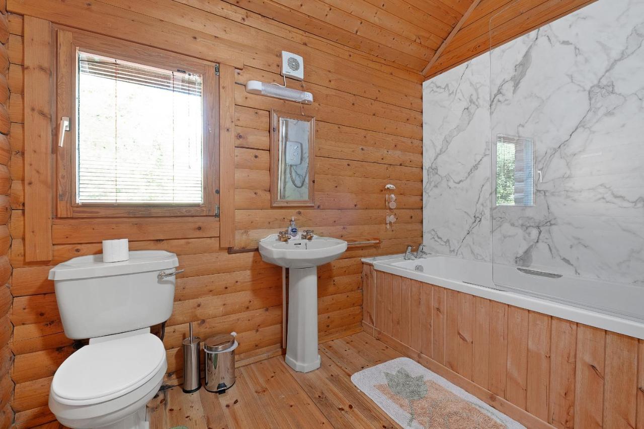 Finest Retreats - The Logs Villa Fort William Exterior photo