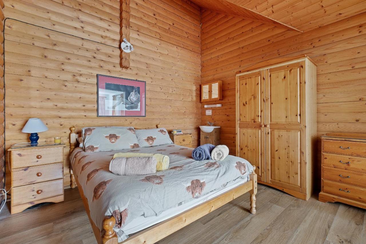 Finest Retreats - The Logs Villa Fort William Exterior photo
