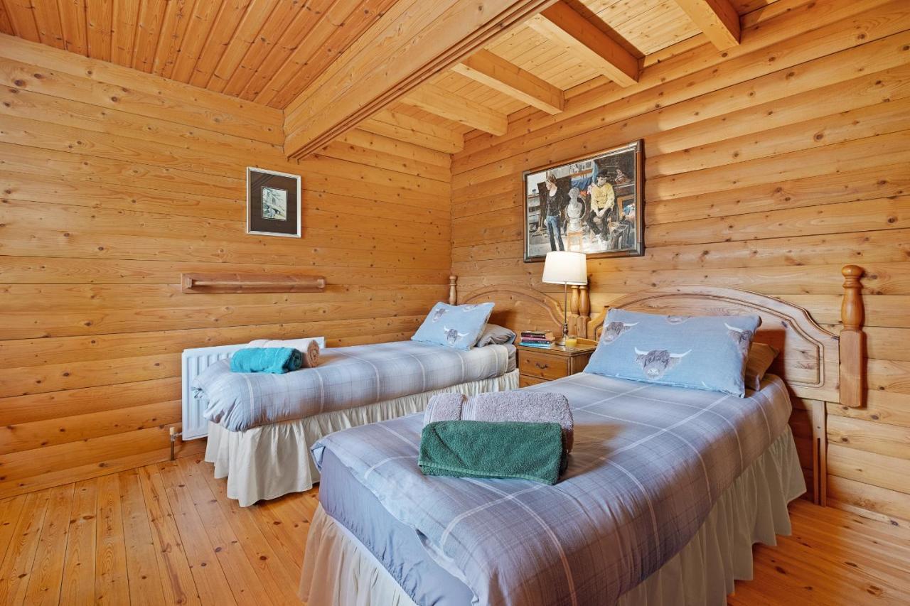 Finest Retreats - The Logs Villa Fort William Exterior photo